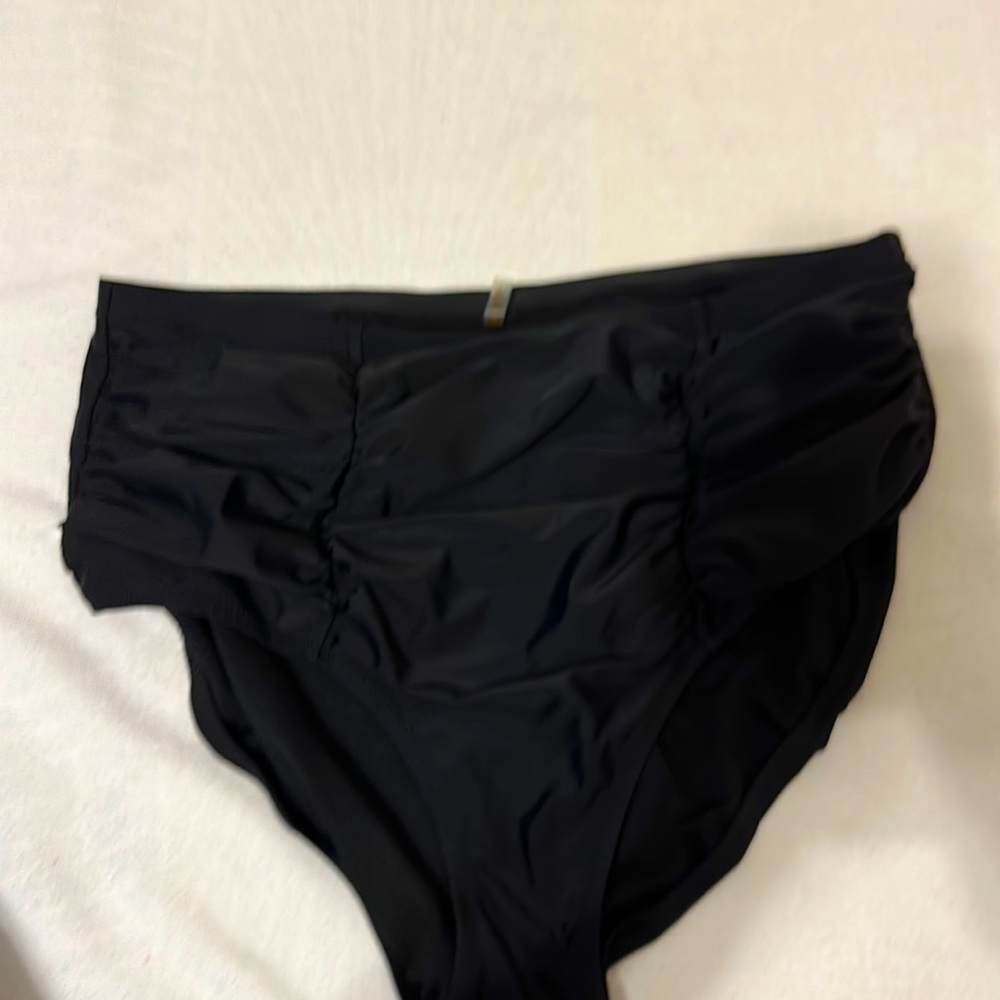 Raisins ruched swim bottoms